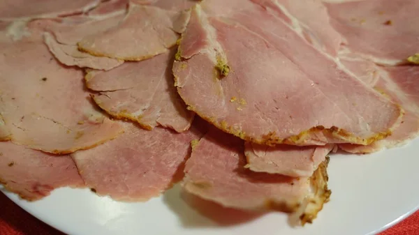 Jamón de cerdo cocido en rodajas con mostaza —  Fotos de Stock