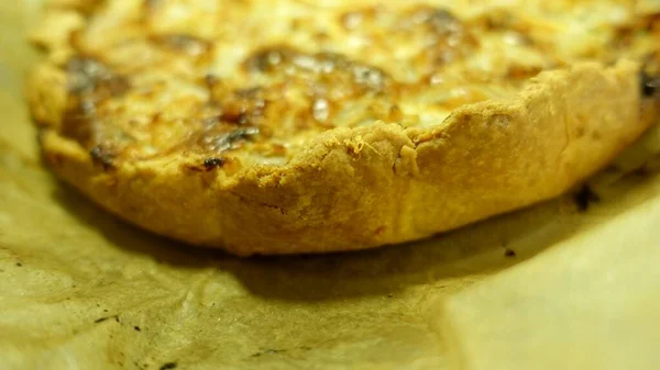 Das Gesims Einer Frisch Gebackenen Flan Gefüllt Mit Birnen Walnüssen — Stockfoto