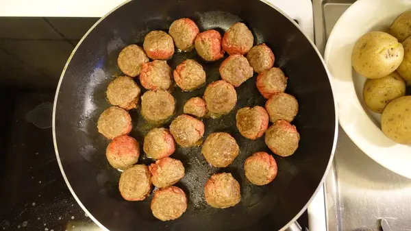 Zelfgemaakte Gehaktballen Koken Langzaam Pan — Stockfoto