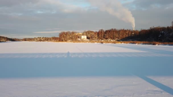 Sole Appena Sorto Illumina Lago Ghiacciato Scandinavia — Video Stock