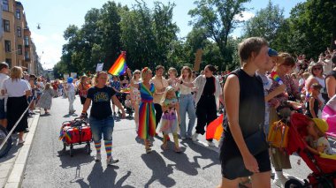 Stockholm, İsveç, 2 Ağustos 2025. Bir yaz günü Gay Onur Yürüyüşü 'ne bir göz atalım..