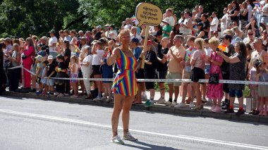 Stockholm, İsveç, 2 Ağustos 2025. Bir yaz günü Gay Onur Yürüyüşü 'ne bir göz atalım..