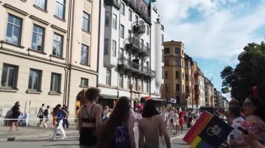 Stockholm, İsveç, 2 Ağustos 2025. Bir yaz günü Gay Onur Yürüyüşü 'ne bir göz atalım..