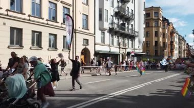 Stockholm, İsveç, 2 Ağustos 2025. Bir yaz günü Gay Onur Yürüyüşü 'ne bir göz atalım..