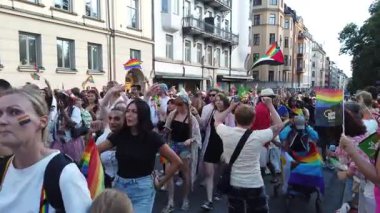 Stockholm, İsveç, 2 Ağustos 2025. Bir yaz günü Gay Onur Yürüyüşü 'ne bir göz atalım..