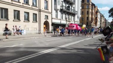 Stockholm, İsveç, 2 Ağustos 2025. Bir yaz günü Gay Onur Yürüyüşü 'ne bir göz atalım..
