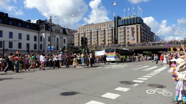 Stockholm, İsveç, 2 Ağustos 2025. Bir yaz günü Gay Onur Yürüyüşü 'ne bir göz atalım..