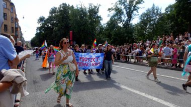 Stockholm, İsveç, 2 Ağustos 2025. Bir yaz günü Gay Onur Yürüyüşü 'ne bir göz atalım..