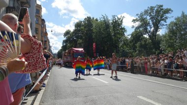 Stockholm, İsveç, 2 Ağustos 2025. Bir yaz günü Gay Onur Yürüyüşü 'ne bir göz atalım..