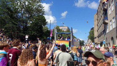 Stockholm, İsveç, 2 Ağustos 2025. Bir yaz günü Gay Onur Yürüyüşü 'ne bir göz atalım..