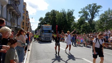 Stockholm, İsveç, 2 Ağustos 2025. Bir yaz günü Gay Onur Yürüyüşü 'ne bir göz atalım..