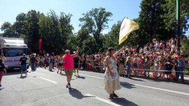 Stockholm, İsveç, 2 Ağustos 2025. Bir yaz günü Gay Onur Yürüyüşü 'ne bir göz atalım..