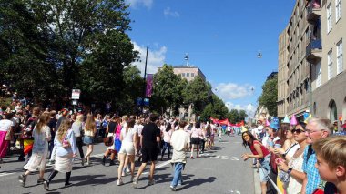 Stockholm, İsveç, 2 Ağustos 2025. Bir yaz günü Gay Onur Yürüyüşü 'ne bir göz atalım..