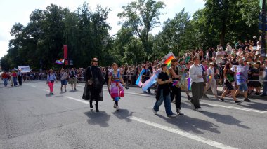 Stockholm, İsveç, 2 Ağustos 2025. Bir yaz günü Gay Onur Yürüyüşü 'ne bir göz atalım..