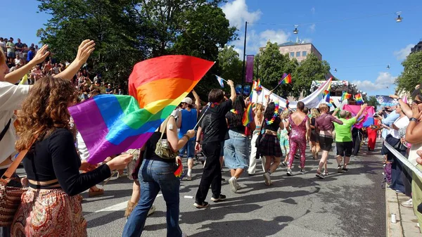Stockholm, İsveç, 2 Ağustos 2025. Bir yaz günü Gay Onur Yürüyüşü 'ne bir göz atalım..