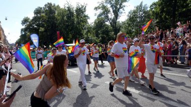 Stockholm, İsveç, 2 Ağustos 2025. Bir yaz günü Gay Onur Yürüyüşü 'ne bir göz atalım..