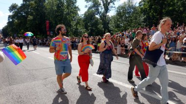 Stockholm, İsveç, 2 Ağustos 2025. Bir yaz günü Gay Onur Yürüyüşü 'ne bir göz atalım..