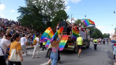 Stockholm, İsveç, 2 Ağustos 2025. Bir yaz günü Gay Onur Yürüyüşü 'ne bir göz atalım..