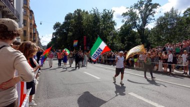 Stockholm, İsveç, 2 Ağustos 2025. Bir yaz günü Gay Onur Yürüyüşü 'ne bir göz atalım..