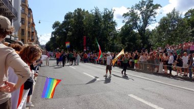 Stockholm, İsveç, 2 Ağustos 2025. Bir yaz günü Gay Onur Yürüyüşü 'ne bir göz atalım..