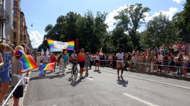 Stockholm, İsveç, 2 Ağustos 2025. Bir yaz günü Gay Onur Yürüyüşü 'ne bir göz atalım..