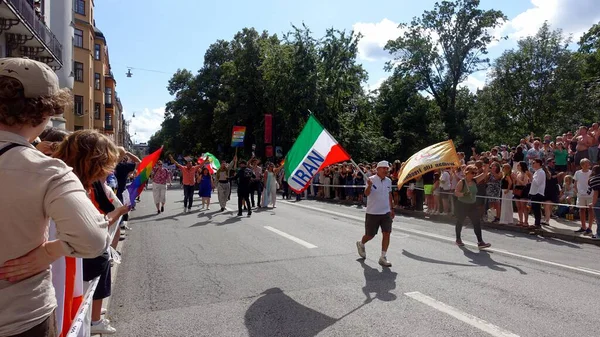 Stockholm, İsveç, 2 Ağustos 2025. Bir yaz günü Gay Onur Yürüyüşü 'ne bir göz atalım..