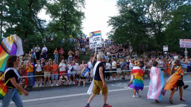 Stockholm, İsveç, 2 Ağustos 2025. Bir yaz günü Gay Onur Yürüyüşü 'ne bir göz atalım..