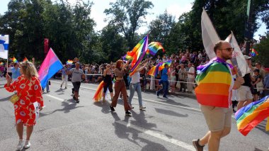 Stockholm, İsveç, 2 Ağustos 2025. Bir yaz günü Gay Onur Yürüyüşü 'ne bir göz atalım..