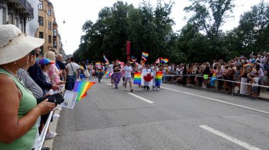 Stockholm, İsveç, 2 Ağustos 2025. Bir yaz günü Gay Onur Yürüyüşü 'ne bir göz atalım..
