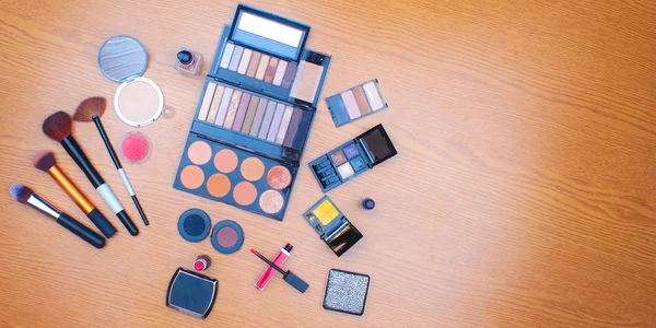 Palety do makijażu i kosmetyków profesjonalnych Brushe — Zdjęcie stockowe