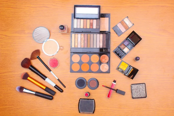 Make-up paletten en cosmetica professionele Brushe — Stockfoto