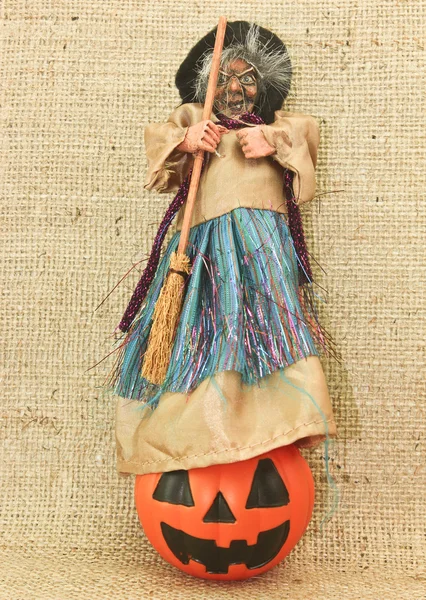 万圣节令人毛骨悚然的丑女巫和杰克灯笼南瓜 — 图库照片