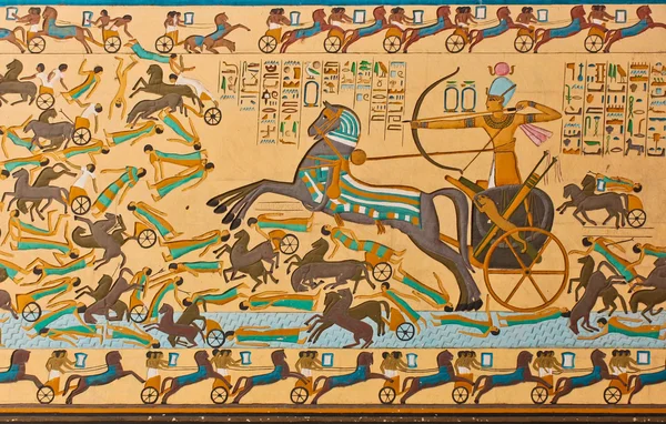 Gamla faraoniska egyptierna hieroglyfer sniderier — Stockfoto