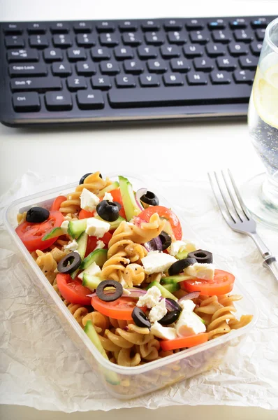 ofis - tabak taze salata sağlıklı snack