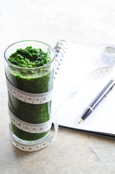 Batido de espinacas. Dieta y desintoxicación . — Foto de Stock