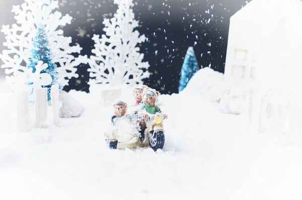 Забавная Семья Медведей Мотоцикле Зимнем Снежном Фоне Деревьями Концепция Рождества — стоковое фото