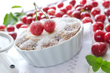 Kiraz ile lezzetli tart