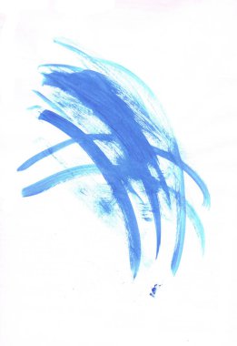 Beyaz arkaplanda soyut mavi lekeli boya darbeleri