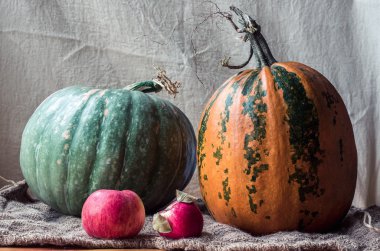 Natürmort kabak, elma Sim Tarih