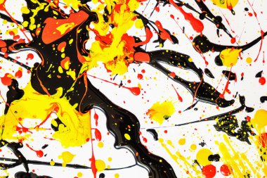 Soyut ifade renkli sıçrama arkaplanı. parlak suluboya arkaplan çizimi. Damlatma tekniği. siyah ve beyaz ve kırmızı ve sarı. yatay yönelim.