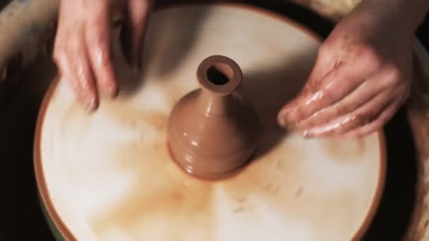 Hands Working Clay Potter Wheel Potter Shapes Clay Product Pottery — Stock Video