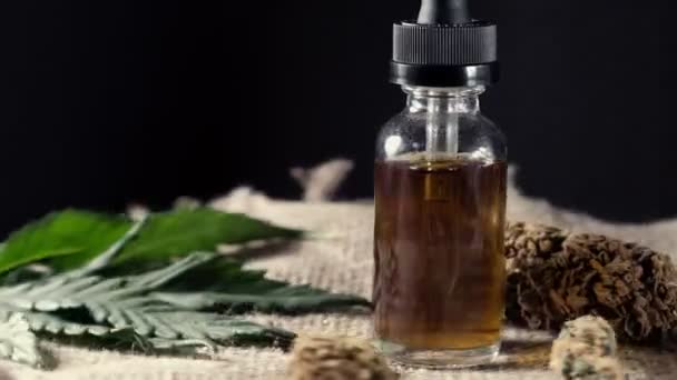 Extracto Resina Cannabis Medicinal Castanha Frasco Conta Gotas Lado Botões — Vídeo de Stock