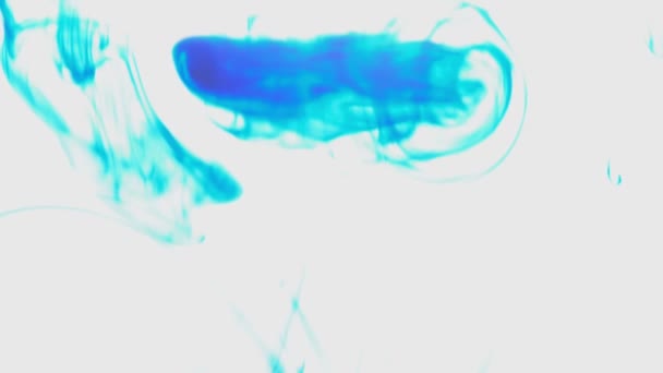 Blauwe Kleur Verf Inkt Druppels Water Slow Motion Video Met — Stockvideo