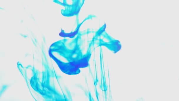 Color Azul Tinta Pintura Cae Agua Vídeo Cámara Lenta Con — Vídeos de Stock