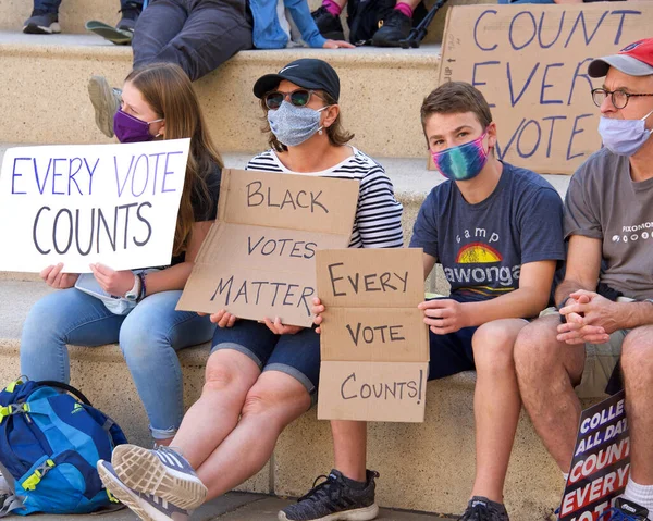 Oakland Listopadu 2020 Neidentifikovaní Účastníci Shromáždění Defend Vote Oscar Grant — Stock fotografie