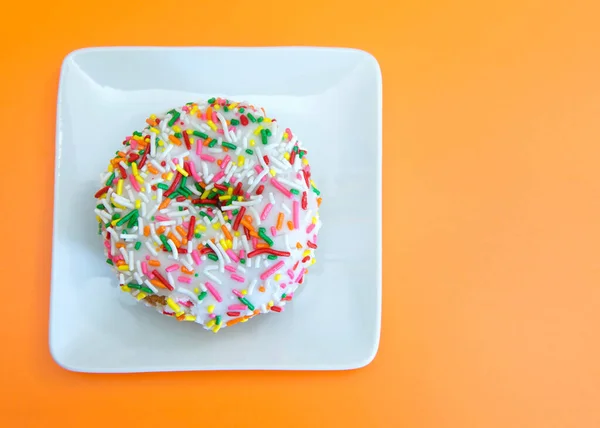 Top View Flat Lay One Vanilla Cake Donut Vanilla Frosting — Φωτογραφία Αρχείου