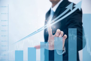 İşadamı, borsa, Teknoloji İşletmeleri, Yatırım ve borsa konsepti kazancı ve düşük sayıdaki grafiklerle kar grafiğinde yer aldı..