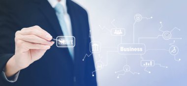 Bir medya ekranının grafik ekran simgesi, Teknoloji İşletmesi, başarı ve takım çalışması, yapay zeka teknolojisi, yenilik ve fütüristik konsept için kalem dokunuşu kullanan işadamı