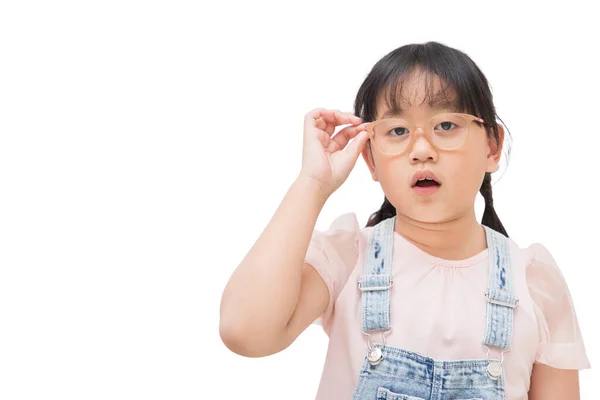 Mutlu Küçük Çocuk Gülümseyen Gözlük Takıyor Eğleniyor Beyaz Arka Planda — Stok fotoğraf