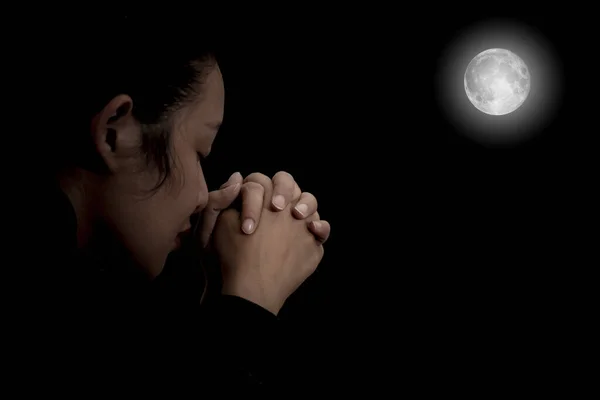 Mano Mujer Orando Adorando Dios Usando Las Manos Para Orar — Foto de Stock